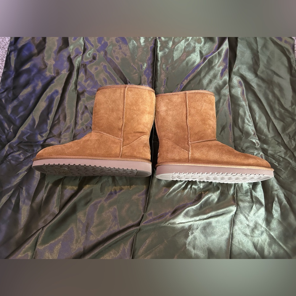 Cozy Chestnut Koolaburra by Ugg Boots size 9 - Picture 2 of 8